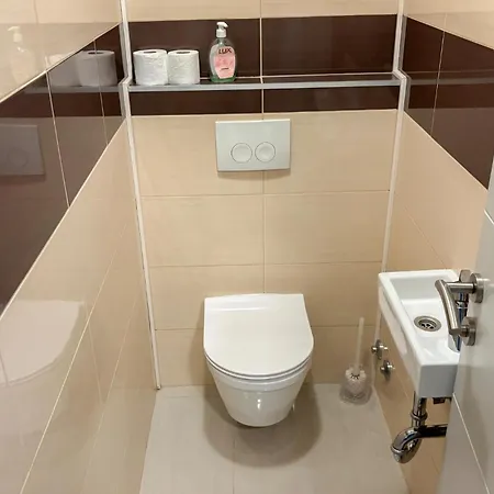 2 Bedroom Gorgeous In Apartman *