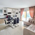 Apartament Stunning In With Wifi Novi Vinodolski