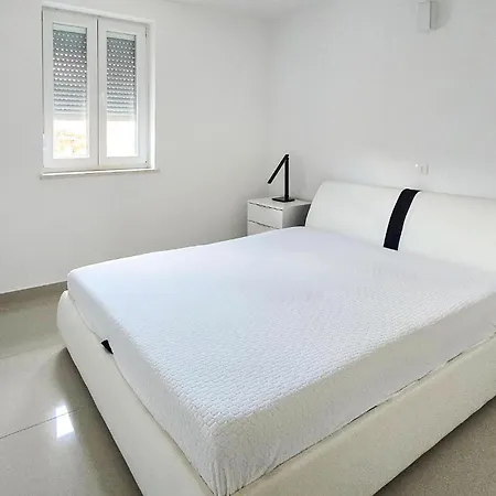 Stunning In With Wifi Apartman